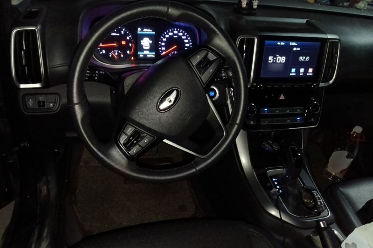 Used Hyundai ix35 2019 2.0L Automatic 2WD Zhiyong·Changxiang Edition China V Standard Steering Wheel