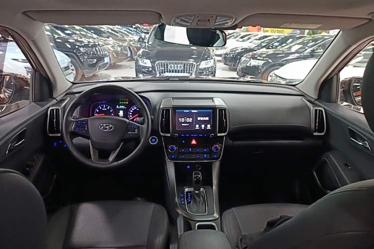 Used Hyundai ix35 2019 2.0L Automatic 2WD Zhiyong·Changxiang Edition China V Standard Center Console