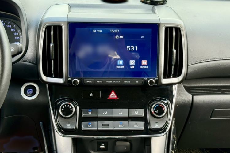 Used Hyundai ix35 2019 2.0L Automatic 2WD Zhiyong·Changxiang Edition China VI Standard Interior 13