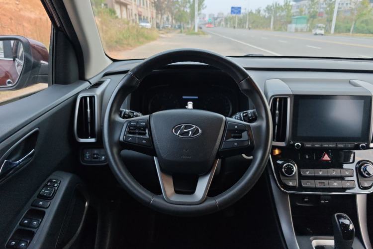 Used Hyundai ix35 2019 2.0L Automatic 2WD Zhiyong·Changxiang Edition China V Standard Steering Wheel