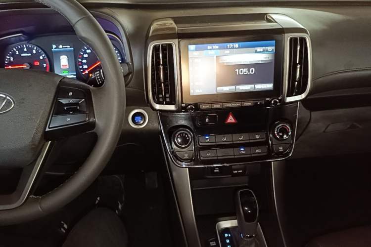 Used Hyundai ix35 2019 2.0L Automatic 2WD Zhiyong·Changxiang Edition China V Standard Audio And AC Panel