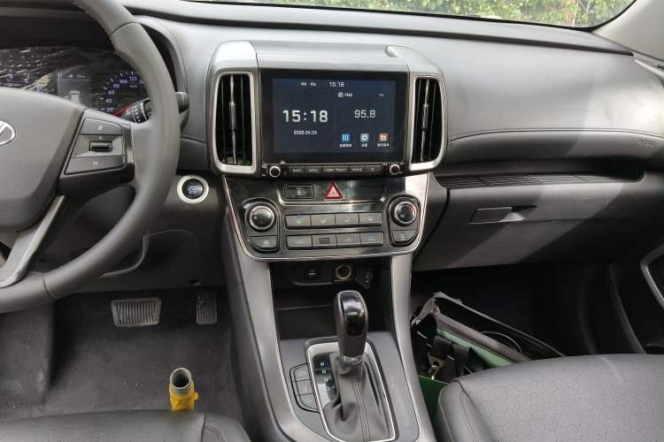 Used Hyundai ix35 2019 2.0L Automatic 2WD Zhiyong·Changxiang Edition China V Standard Audio And AC Panel
