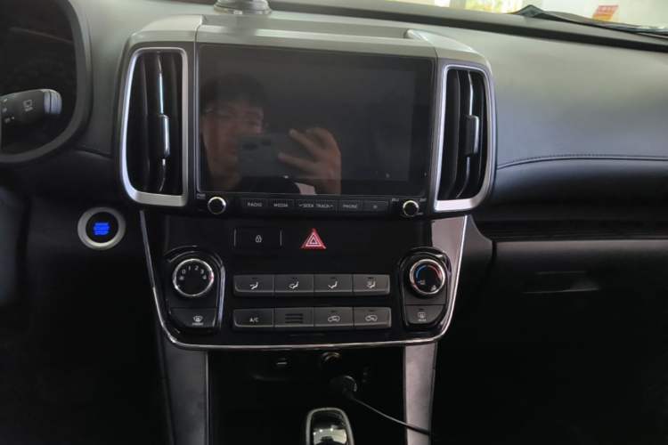 Used Hyundai ix35 2019 2.0L Automatic 2WD Zhiyong·Changxiang Edition China VI Standard Audio And AC Panel
