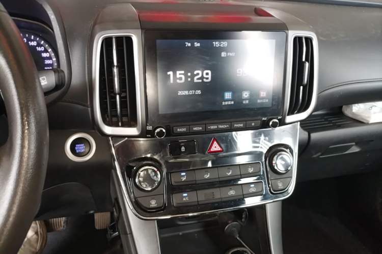 Used Hyundai ix35 2019 2.0L Automatic 2WD Zhiyong·Changxiang Edition China VI Standard Audio And AC Panel