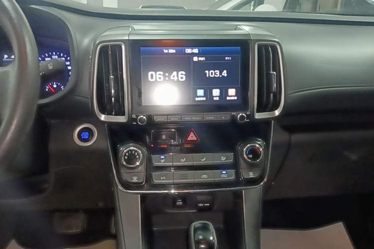 Used Hyundai ix35 2019 2.0L Automatic 2WD Zhiyong·Changxiang Edition China VI Standard Audio And AC Panel