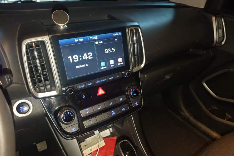 Used Hyundai ix35 2019 2.0L Automatic 2WD Zhiyong·Changxiang Edition China V Standard Audio And AC Panel