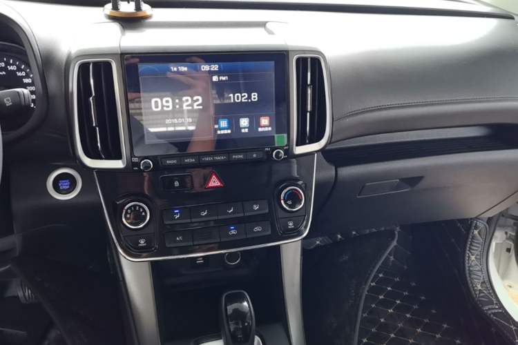 Used Hyundai ix35 2019 2.0L Automatic 2WD Zhiyong·Changxiang Edition China V Standard Audio And AC Panel