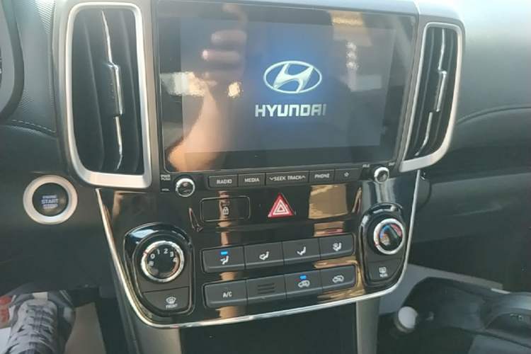 Used Hyundai ix35 2019 2.0L Automatic 2WD Zhiyong·Changxiang Edition China V Standard Audio And AC Panel