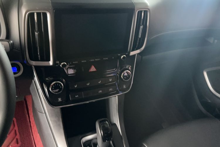 Used Hyundai ix35 2019 2.0L Automatic 2WD Zhiyong·Changxiang Edition China VI Standard Audio And AC Panel