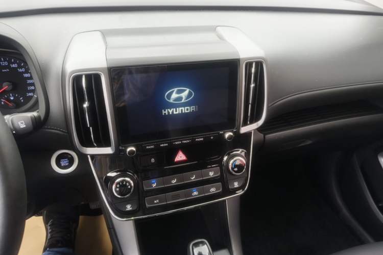 Used Hyundai ix35 2019 2.0L Automatic 2WD Zhiyong·Changxiang Edition China V Standard Audio And AC Panel