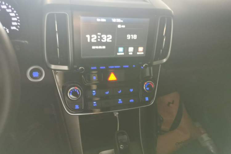 Used Hyundai ix35 2019 2.0L Automatic 2WD Zhiyong·Changxiang Edition China VI Standard Audio And AC Panel
