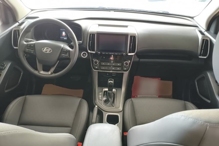 Used Hyundai ix35 2019 2.0L Automatic 2WD Zhiyong·Changxiang Edition China V Standard Center Console