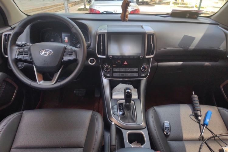 Used Hyundai ix35 2019 2.0L Automatic 2WD Zhiyong·Changxiang Edition China V Standard Center Console