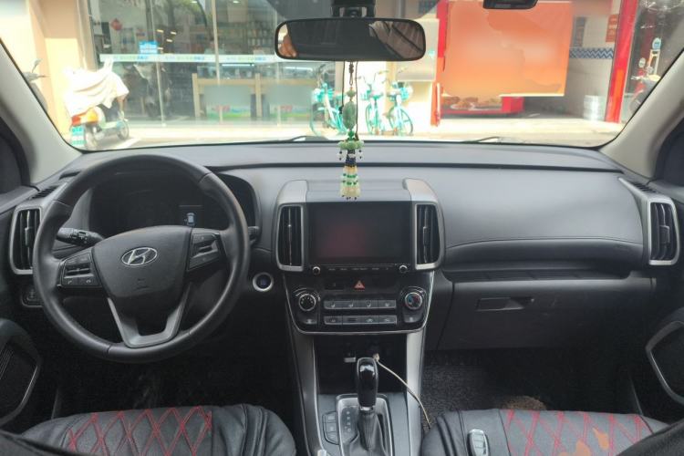 Used Hyundai ix35 2019 2.0L Automatic 2WD Zhiyong·Changxiang Edition China V Standard Center Console