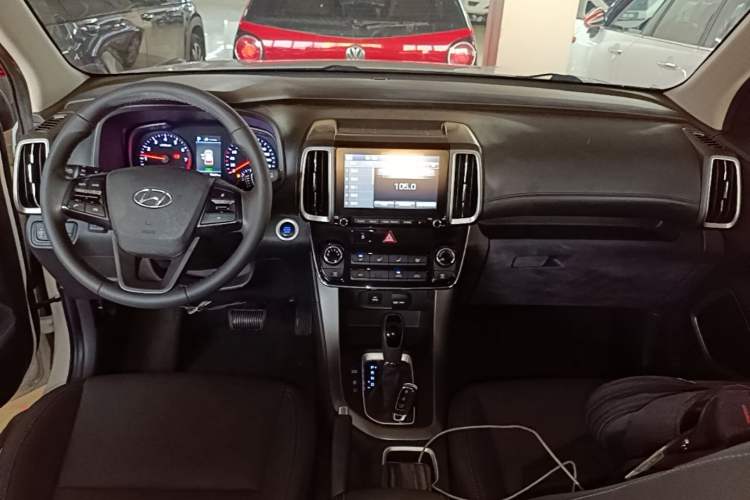 Used Hyundai ix35 2019 2.0L Automatic 2WD Zhiyong·Changxiang Edition China V Standard Center Console