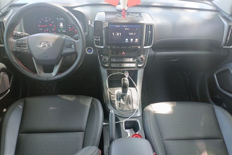 Used Hyundai ix35 2019 2.0L Automatic 2WD Zhiyong·Changxiang Edition China V Standard Center Console