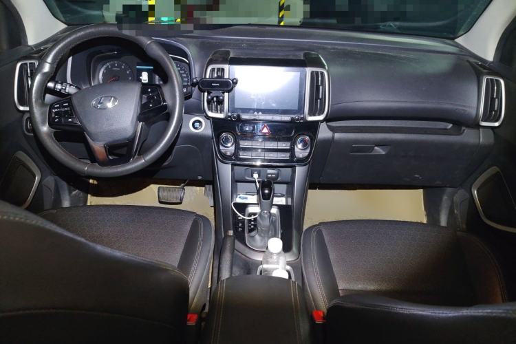 Used Hyundai ix35 2019 2.0L Automatic 2WD Zhiyong·Changxiang Edition China V Standard Center Console