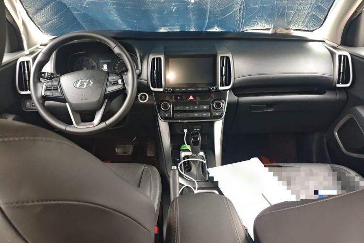 Used Hyundai ix35 2019 2.0L Automatic 2WD Zhiyong·Changxiang Edition China VI Standard Center Console