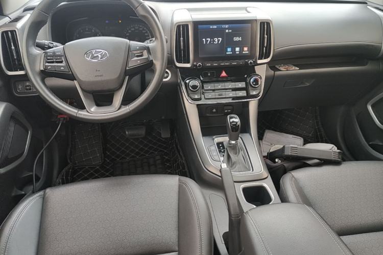 Used Hyundai ix35 2019 2.0L Automatic 2WD Zhiyong·Changxiang Edition China V Standard Center Console