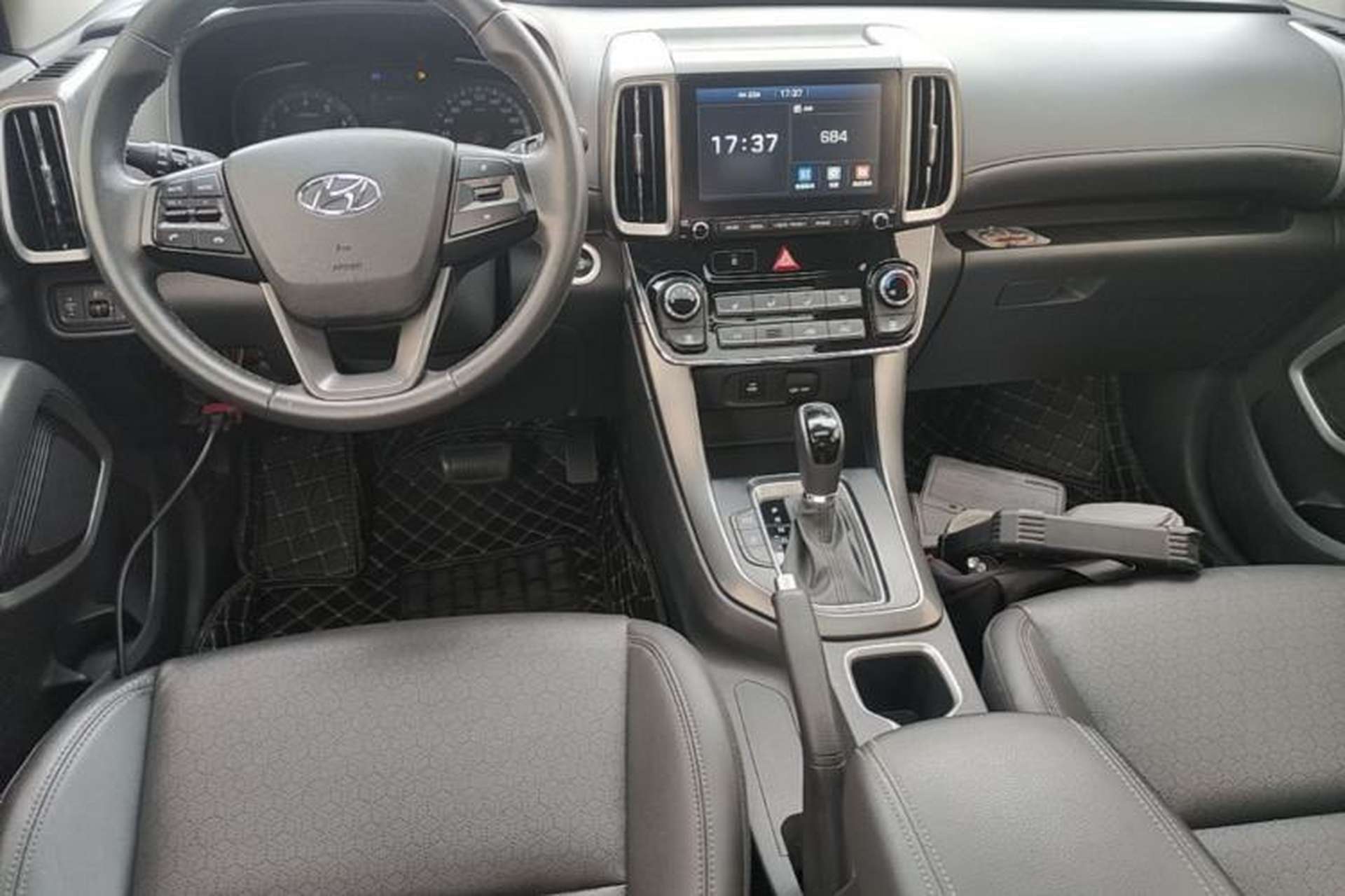 Used Hyundai ix35 2019 2.0L Automatic 2WD Zhiyong·Changxiang Edition China V Standard Center Console