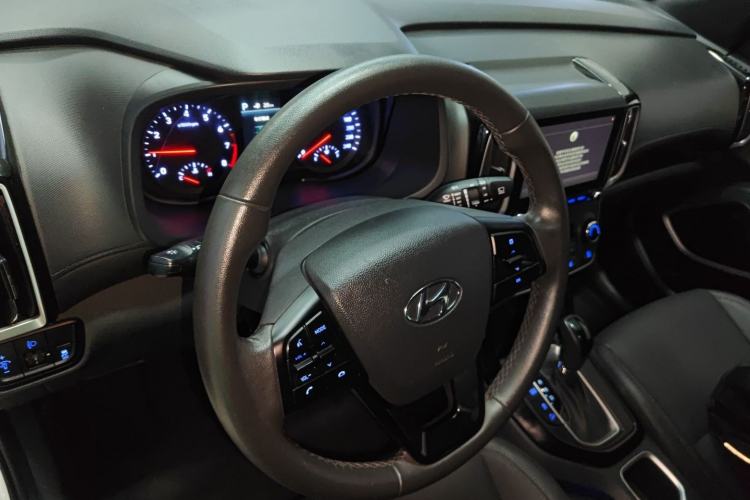 Used Hyundai ix35 2019 1.4T DCT Two-Wheel Drive Smart & Enjoyment Version China V Standard Center Console