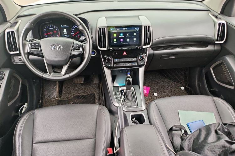 Used Hyundai ix35 2019 2.0L Automatic 2WD Zhiyong·Changxiang Edition China V Standard Center Console
