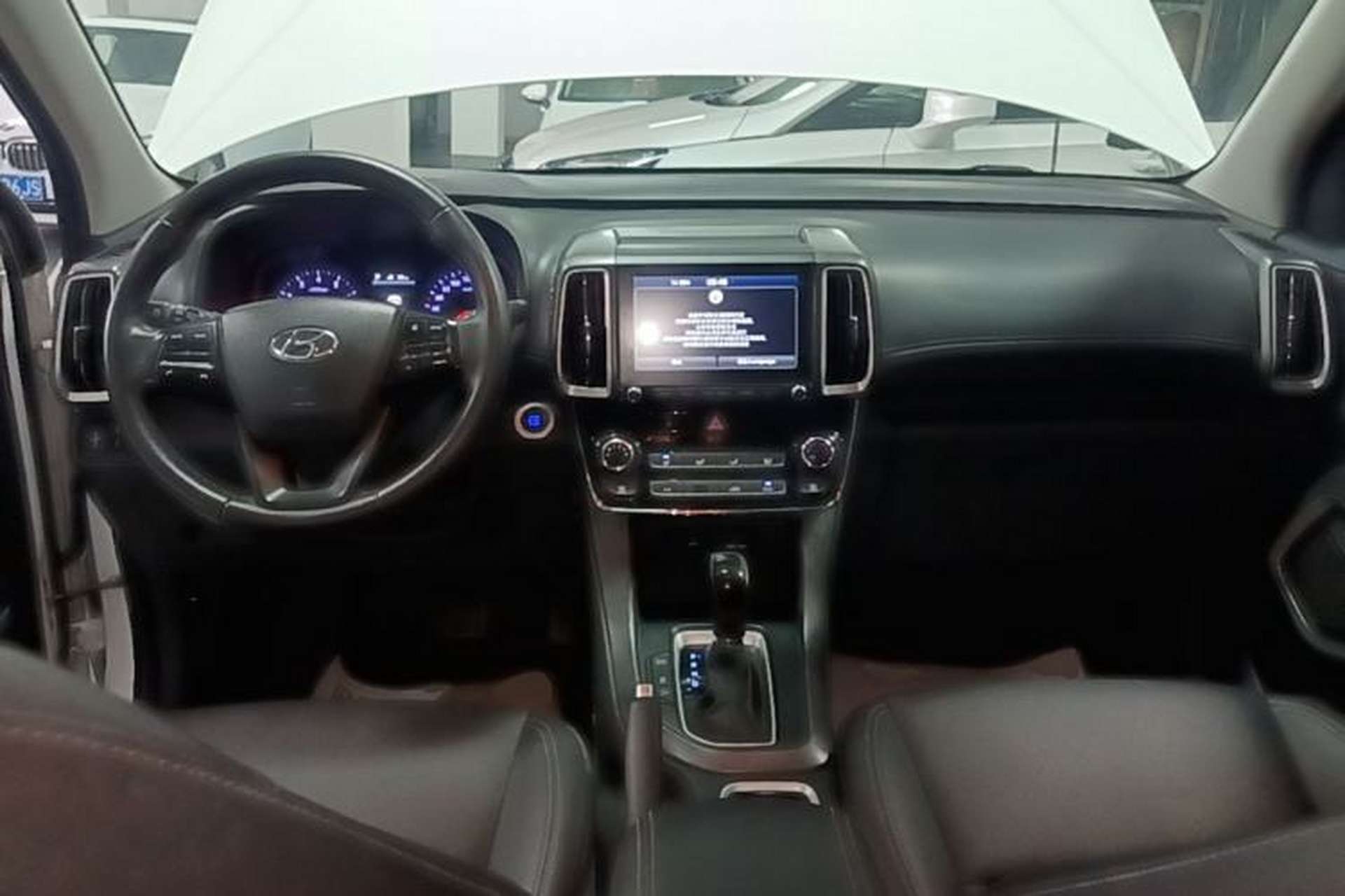 Used Hyundai ix35 2019 2.0L Automatic 2WD Zhiyong·Changxiang Edition China VI Standard Center Console