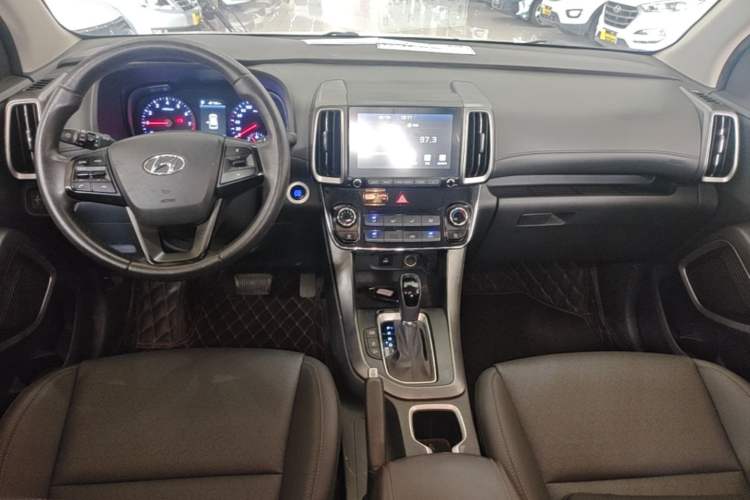Used Hyundai ix35 2019 2.0L Automatic 2WD Zhiyong·Changxiang Edition China VI Standard Center Console