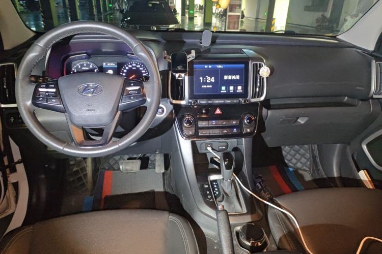 Used Hyundai ix35 2019 2.0L Automatic 2WD Zhiyong·Changxiang Edition China VI Standard Center Console