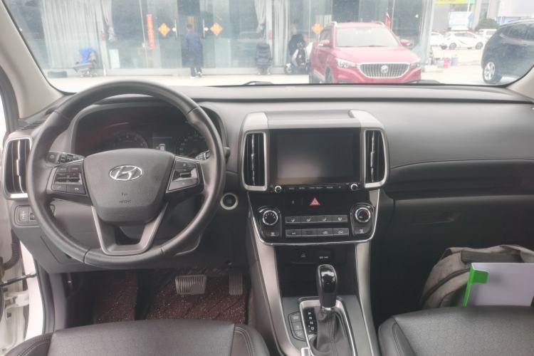 Used Hyundai ix35 2019 2.0L Automatic 2WD Zhiyong·Changxiang Edition China V Standard Center Console
