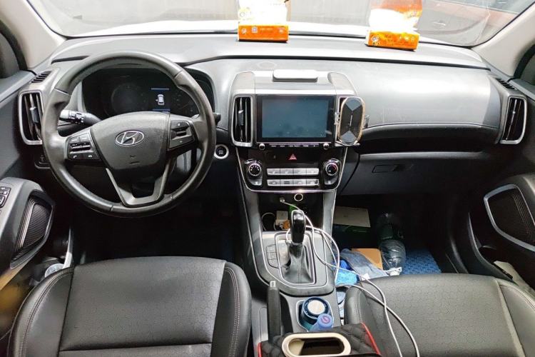 Used Hyundai ix35 2019 2.0L Automatic 2WD Zhiyong·Changxiang Edition China VI Standard Center Console