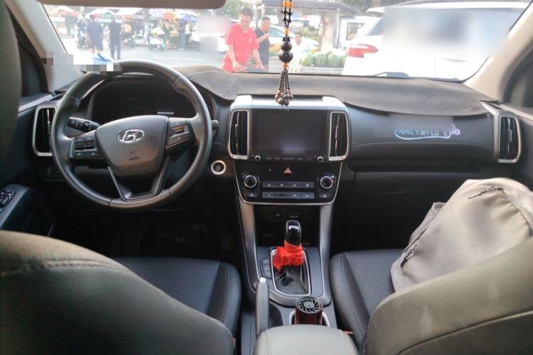 Used Hyundai ix35 2019 2.0L Automatic 2WD Zhiyong·Changxiang Edition China VI Standard Center Console