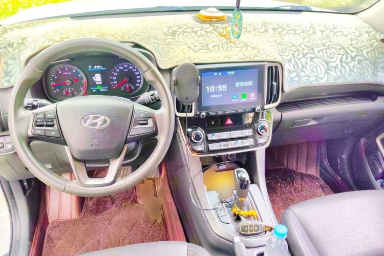 Used Hyundai ix35 2019 2.0L Automatic 2WD Zhiyong·Changxiang Edition China V Standard Center Console