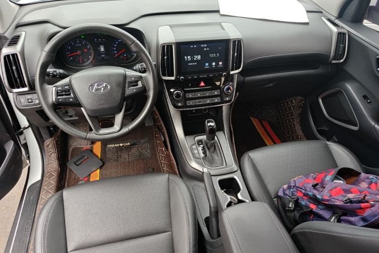 Used Hyundai ix35 2019 2.0L Automatic 2WD Zhiyong·Changxiang Edition China V Standard Center Console