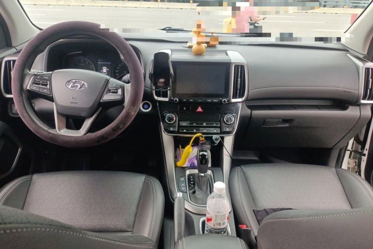 Used Hyundai ix35 2019 2.0L Automatic 2WD Zhiyong·Changxiang Edition China VI Standard Center Console