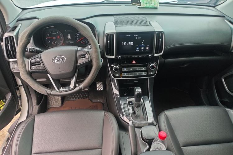 Used Hyundai ix35 2019 2.0L Automatic 2WD Zhiyong·Changxiang Edition China VI Standard Center Console