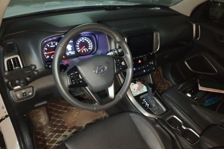 Used Hyundai ix35 2019 2.0L Automatic 2WD Zhiyong·Changxiang Edition China VI Standard Center Console