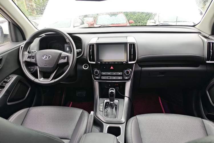 Used Hyundai ix35 2019 2.0L Automatic 2WD Zhiyong·Changxiang Edition China V Standard Center Console