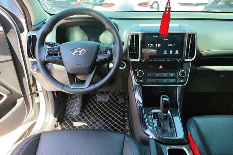 Used Hyundai ix35 2019 2.0L Automatic 2WD Zhiyong·Changxiang Edition China VI Standard Center Console