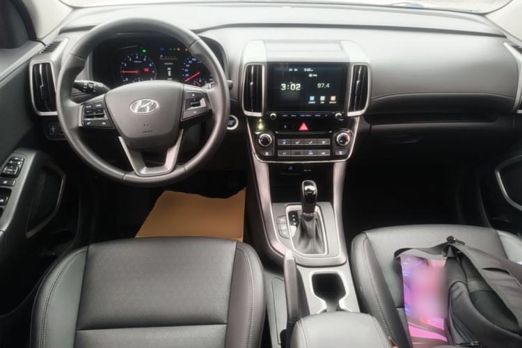 Used Hyundai ix35 2019 2.0L Automatic 2WD Zhiyong·Changxiang Edition China V Standard Center Console