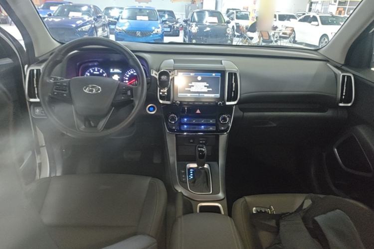 Used Hyundai ix35 2019 2.0L Automatic 2WD Zhiyong·Changxiang Edition China VI Standard Center Console
