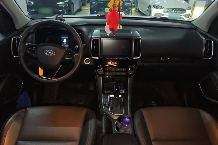 Used Hyundai ix35 2019 2.0L Automatic 2WD Zhiyong·Changxiang Edition China VI Standard Center Console