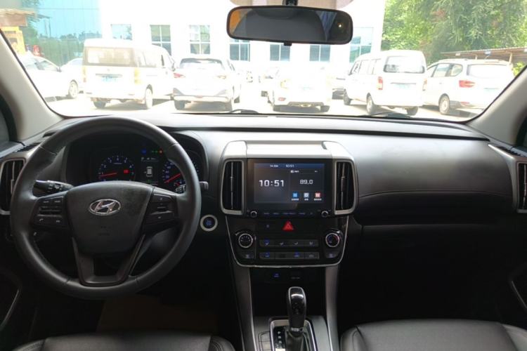 Used Hyundai ix35 2019 2.0L Automatic 2WD Zhiyong·Changxiang Edition China V Standard Center Console