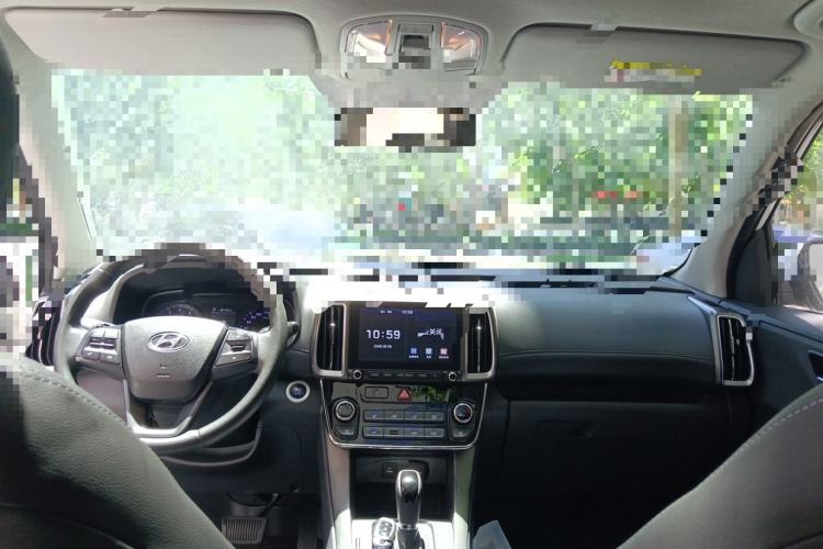 Used Hyundai ix35 2019 2.0L Automatic 2WD Zhiyong·Changxiang Edition China VI Standard Center Console