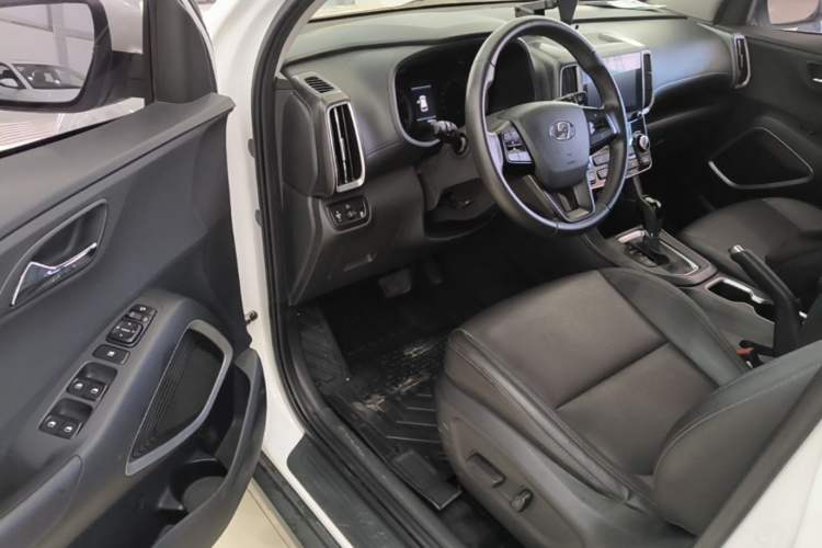 Used Hyundai ix35 2019 2.0L Automatic 2WD Zhiyong·Changxiang Edition China VI Standard Driver Seat