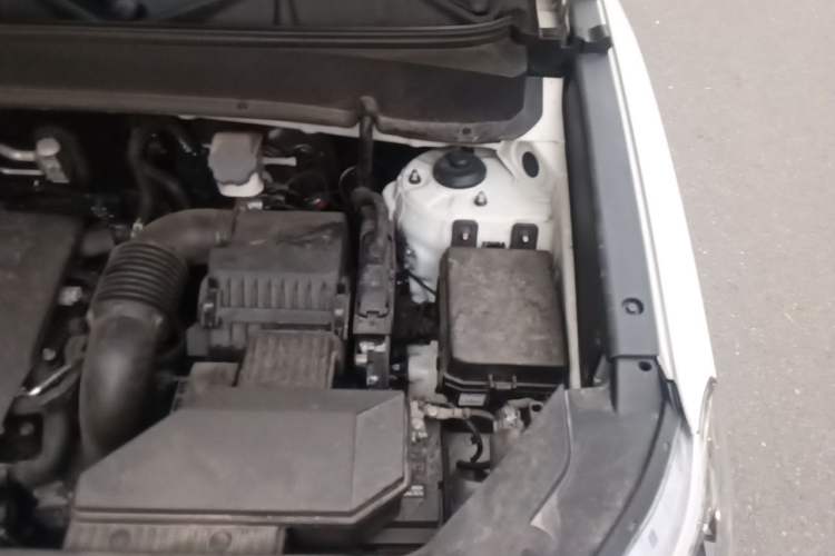 Used Hyundai ix35 2019 2.0L Automatic 2WD Zhiyong·Changxiang Edition China V Standard Engine Bay Left