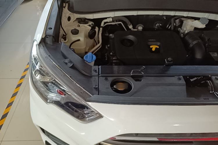 Used Hyundai ix35 2019 2.0L Automatic 2WD Zhiyong·Changxiang Edition China V Standard Engine Bay Right