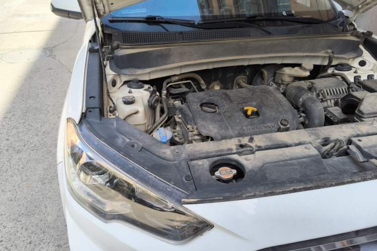 Used Hyundai ix35 2019 2.0L Automatic 2WD Zhiyong·Changzhi Edition China V Standard Engine Bay Right