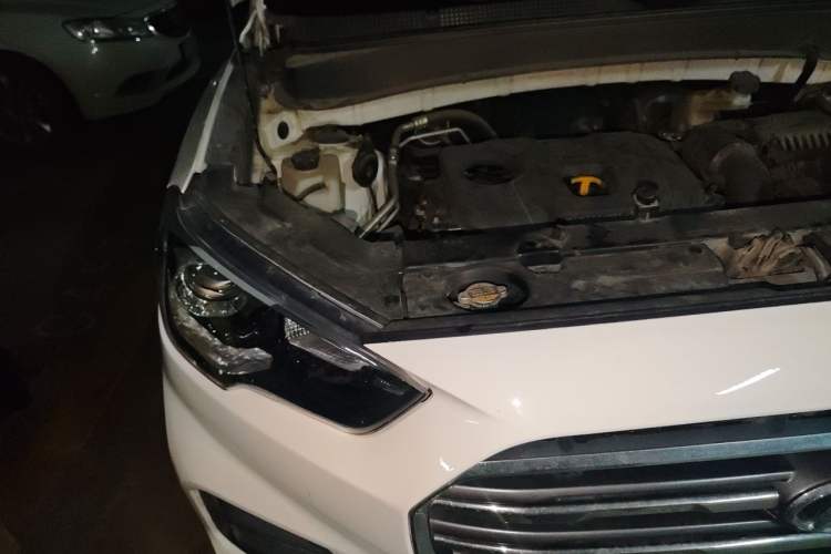 Used Hyundai ix35 2019 2.0L Automatic 2WD Zhiyong·Changxiang Edition China V Standard Engine Bay Right