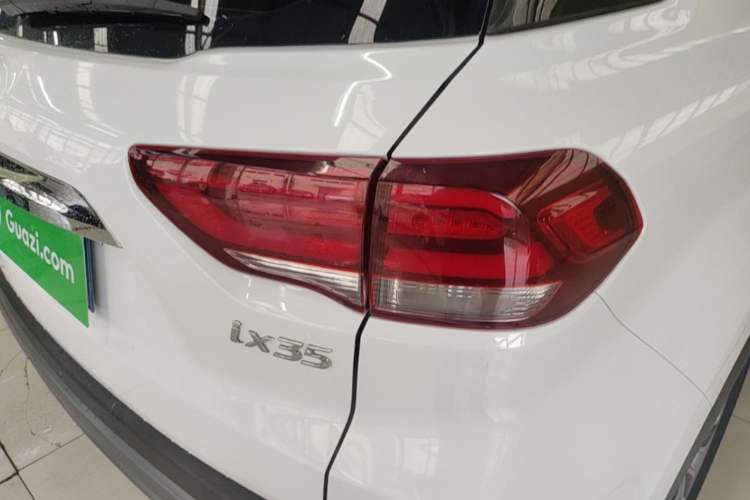 Used Hyundai ix35 2019 2.0L Automatic 2WD Zhiyong·Changxiang Edition China VI Standard Exterior 3